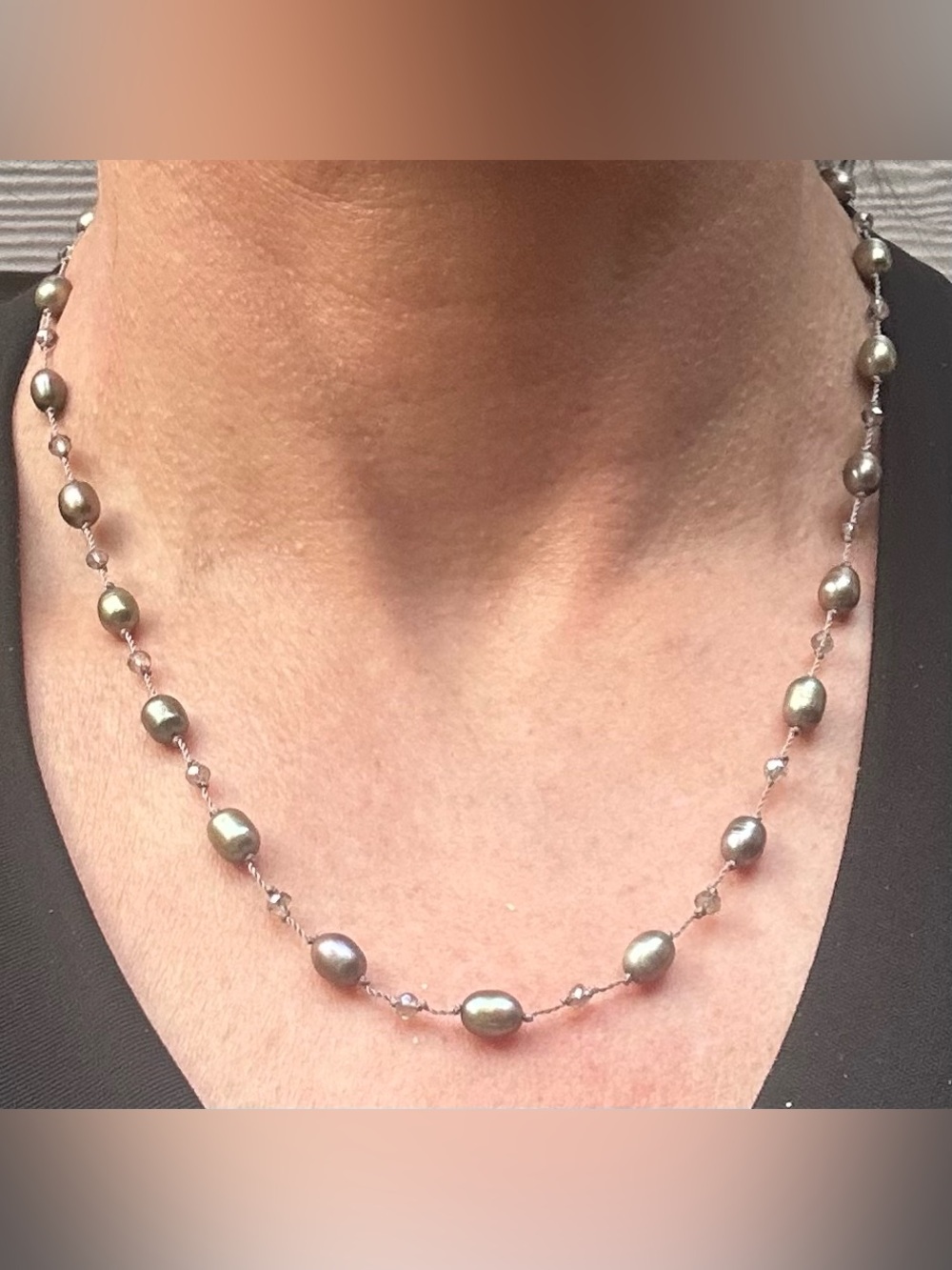 NWOT Elegant Gray/Brown Pearl Waterproof Necklace
